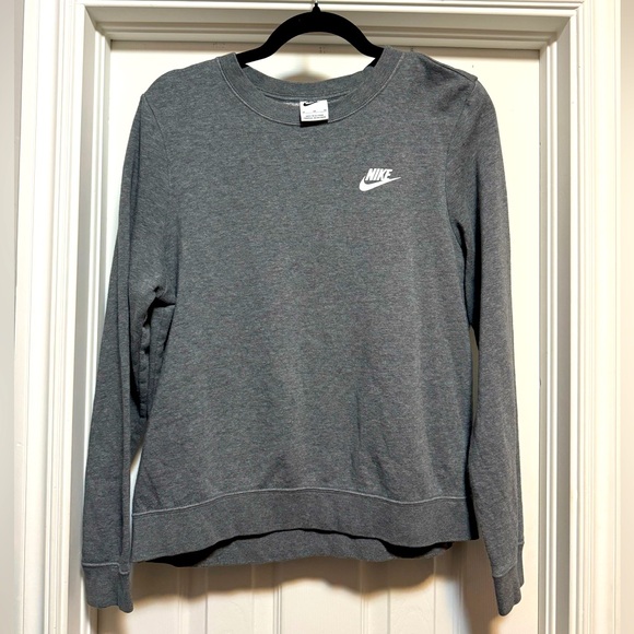 Heather gray crewneck sweatshirt. Great condition. Size Medium. - Picture 1 of 5